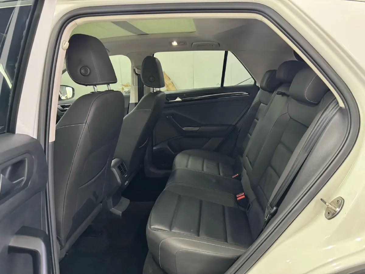 2022 Volkswagen T-Roc 1.4T 150HP L4 7DCT,autocango,china used car exporter,china ev exporter,chinese used car exporter,chinese used ev exporter