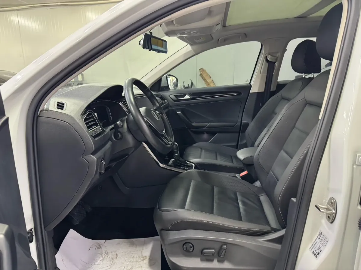 2022 Volkswagen T-Roc 1.4T 150HP L4 7DCT,autocango,china used car exporter,china ev exporter,chinese used car exporter,chinese used ev exporter