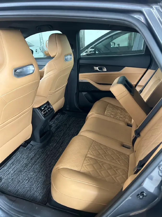 2021 ChangAn UNI-K 2.0T 233HP L4 8AT,autocango,china used car exporter,china ev exporter,chinese used car exporter,chinese used ev exporter