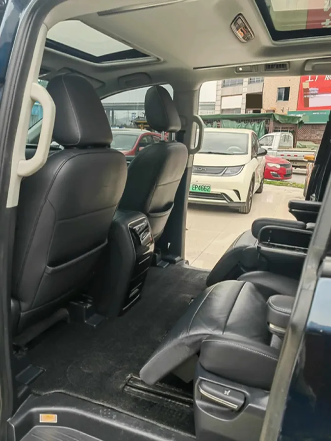 2021 GAC Trumpchi M8 2.0T 252HP L4 8AT,autocango,china used car exporter,china ev exporter,chinese used car exporter,chinese used ev exporter