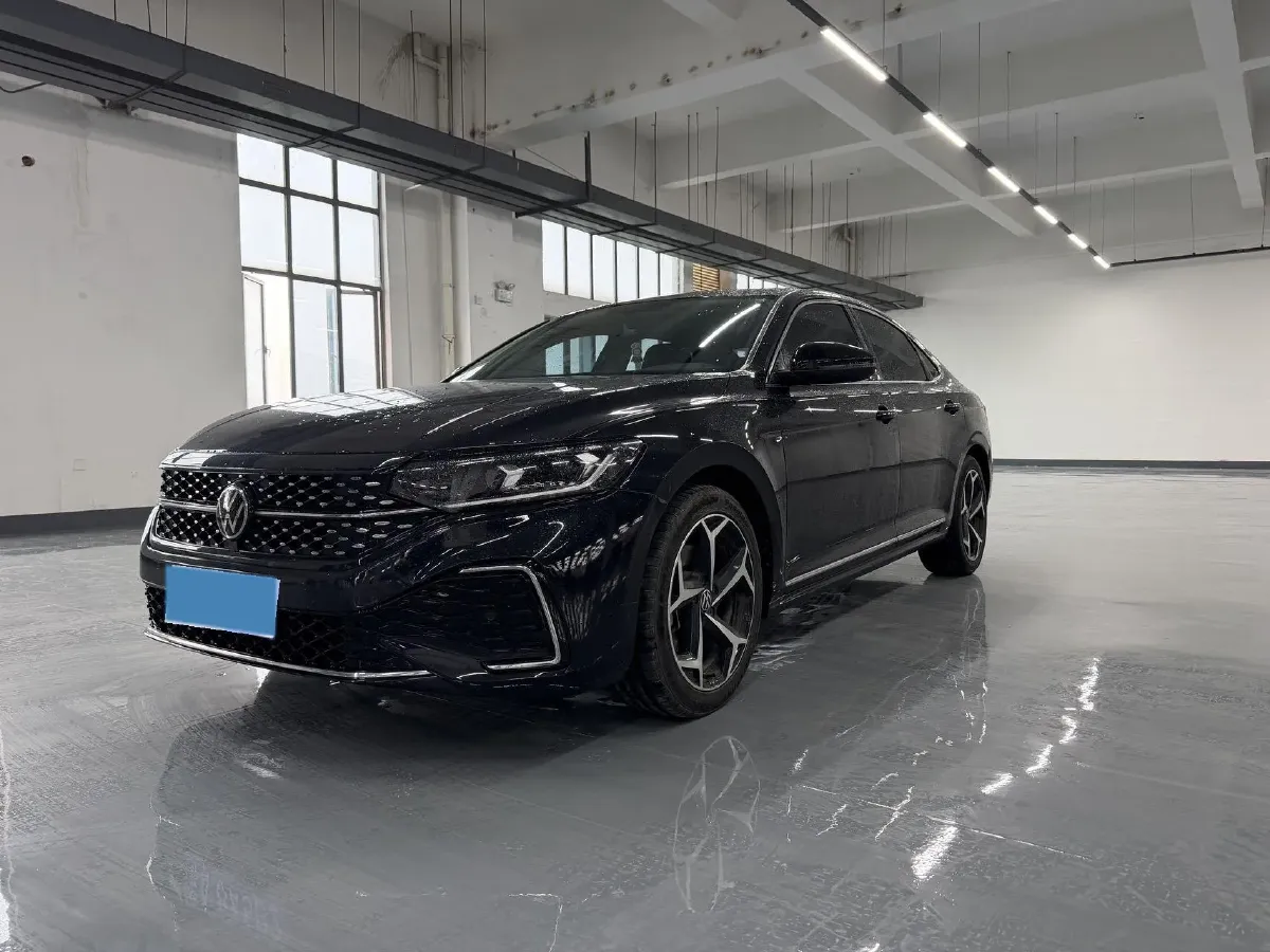 2024 Volkswagen Passat 2.0T 186HP L4 7DCT,autocango,china used car exporter,china ev exporter,chinese used car exporter,chinese used ev exporter