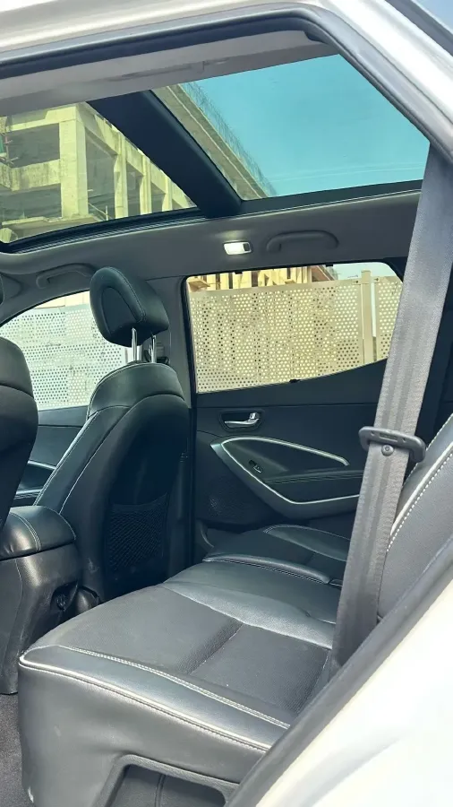 2017 Hyundai Santafe 2.4L 189HP L4 6AT,autocango,china used car exporter,china ev exporter,chinese used car exporter,chinese used ev exporter