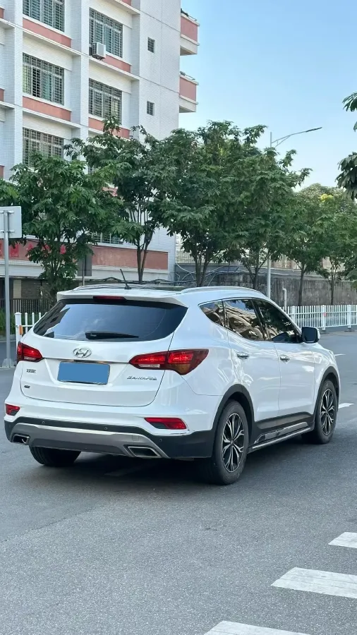 2017 Hyundai Santafe 2.4L 189HP L4 6AT,autocango,china used car exporter,china ev exporter,chinese used car exporter,chinese used ev exporter