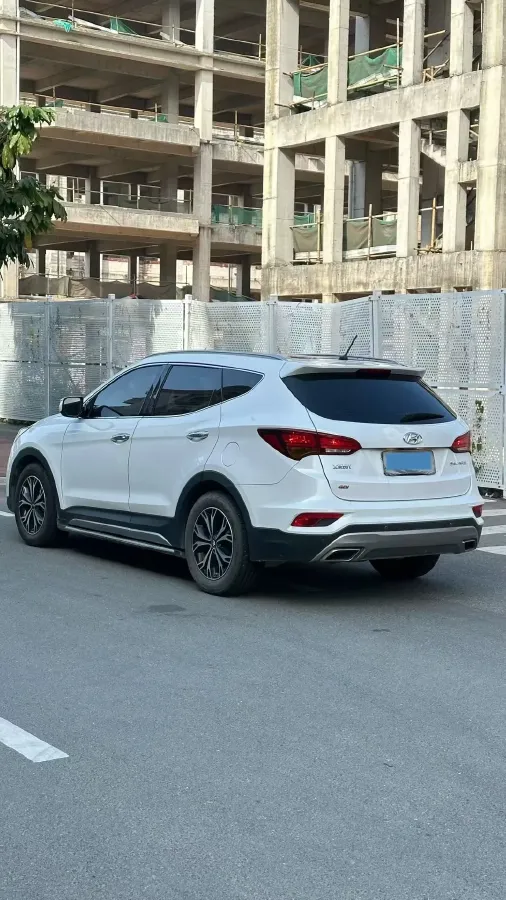 2017 Hyundai Santafe 2.4L 189HP L4 6AT,autocango,china used car exporter,china ev exporter,chinese used car exporter,chinese used ev exporter