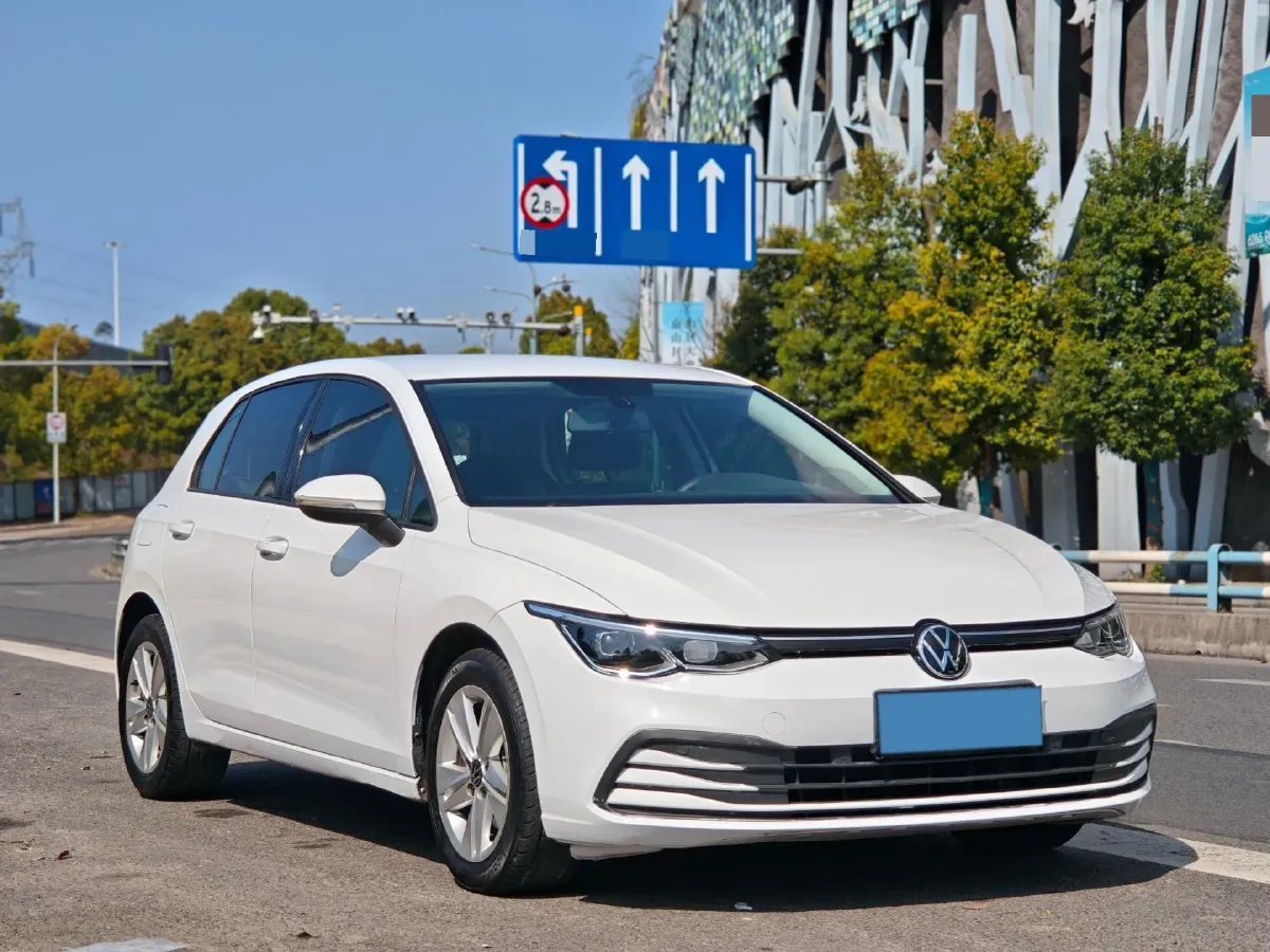 2023 Volkswagen Golf 1.2T 116HP L4 7DCT,autocango,china used car exporter,china ev exporter,chinese used car exporter,chinese used ev exporter