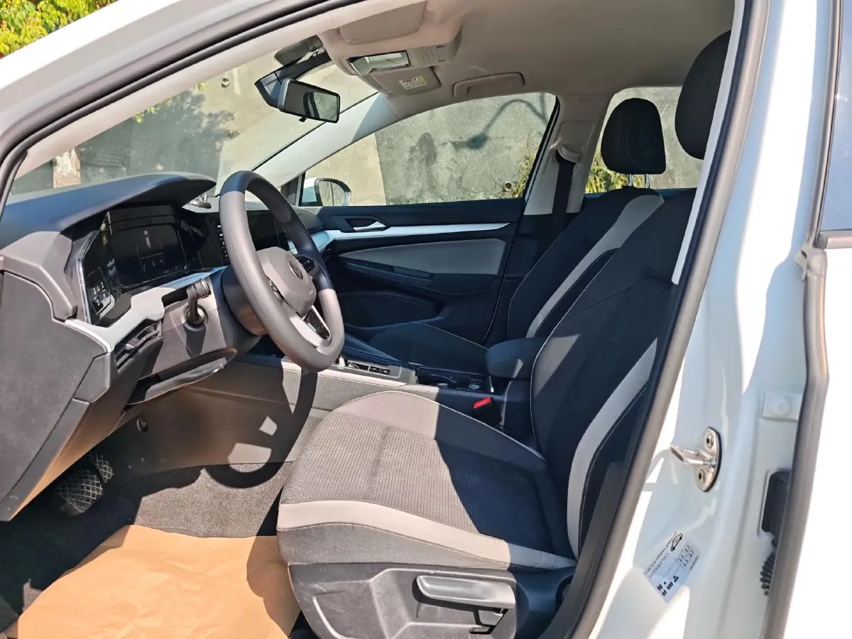 2023 Volkswagen Golf 1.2T 116HP L4 7DCT,autocango,china used car exporter,china ev exporter,chinese used car exporter,chinese used ev exporter