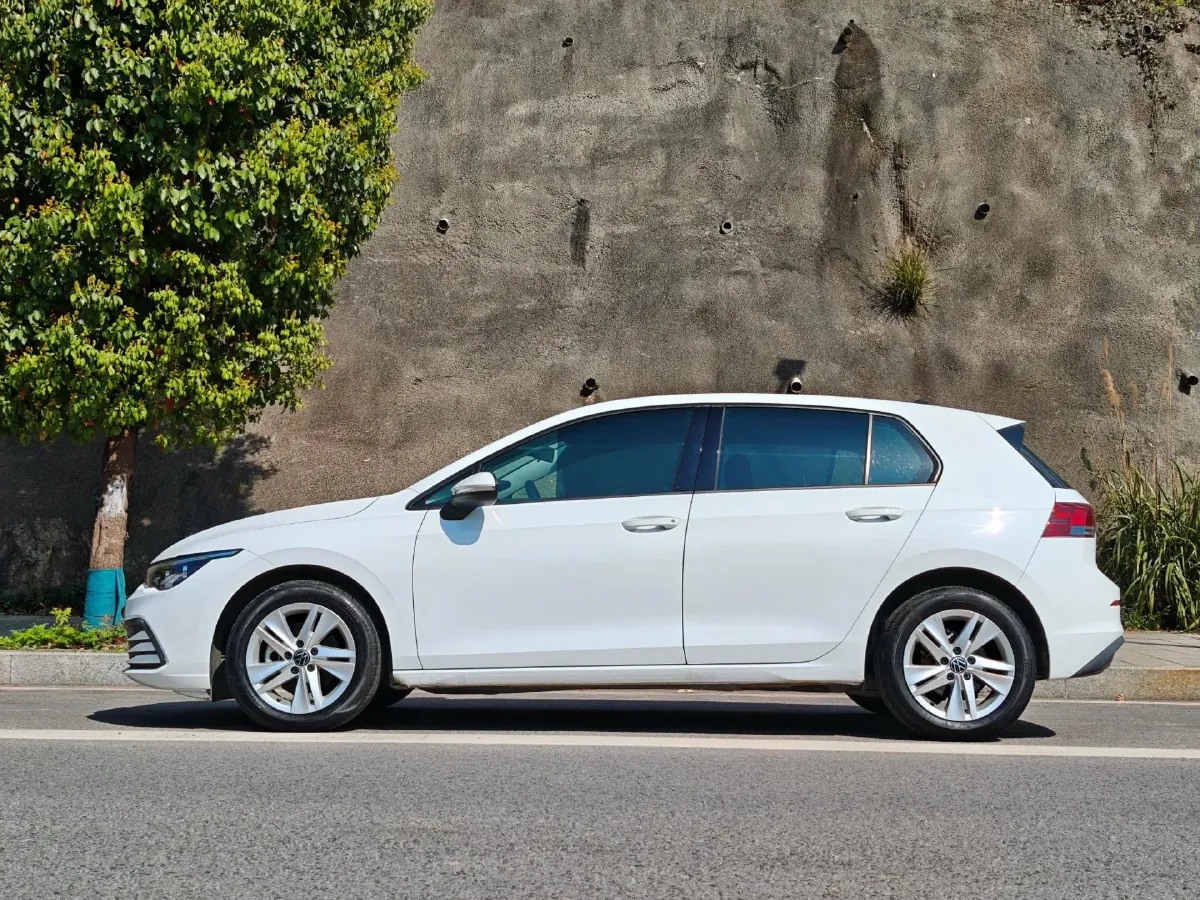 2023 Volkswagen Golf 1.2T 116HP L4 7DCT,autocango,china used car exporter,china ev exporter,chinese used car exporter,chinese used ev exporter