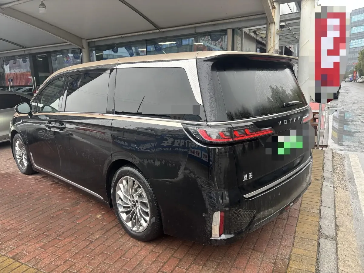 2024 Voyah Dream 1.5T 150HP L4 PHEV 43KWH,autocango,china used car exporter,china ev exporter,chinese used car exporter,chinese used ev exporter