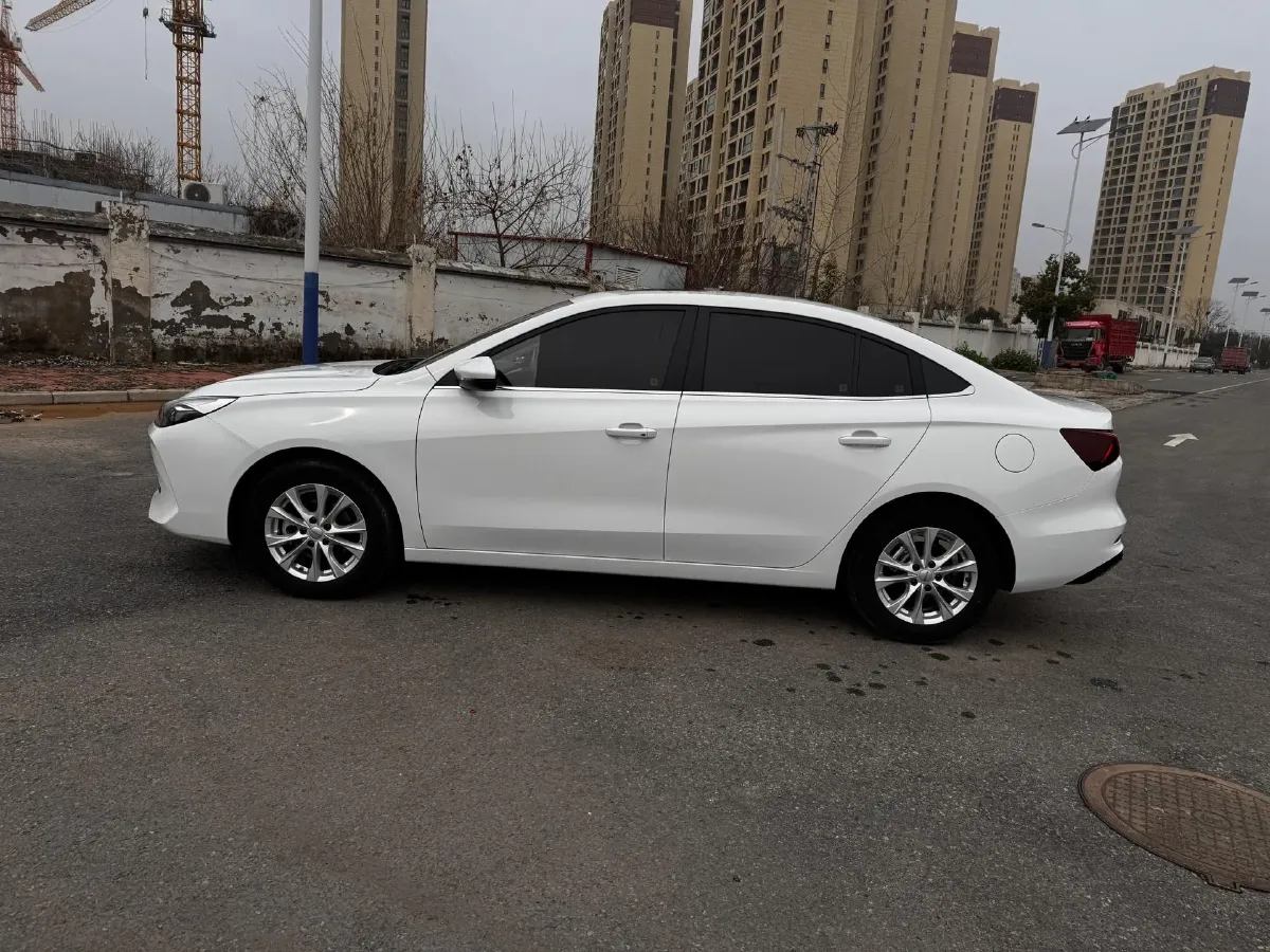 2023 Roewe i5 1.5L 129HP L4 CVT,autocango,china used car exporter,china ev exporter,chinese used car exporter,chinese used ev exporter