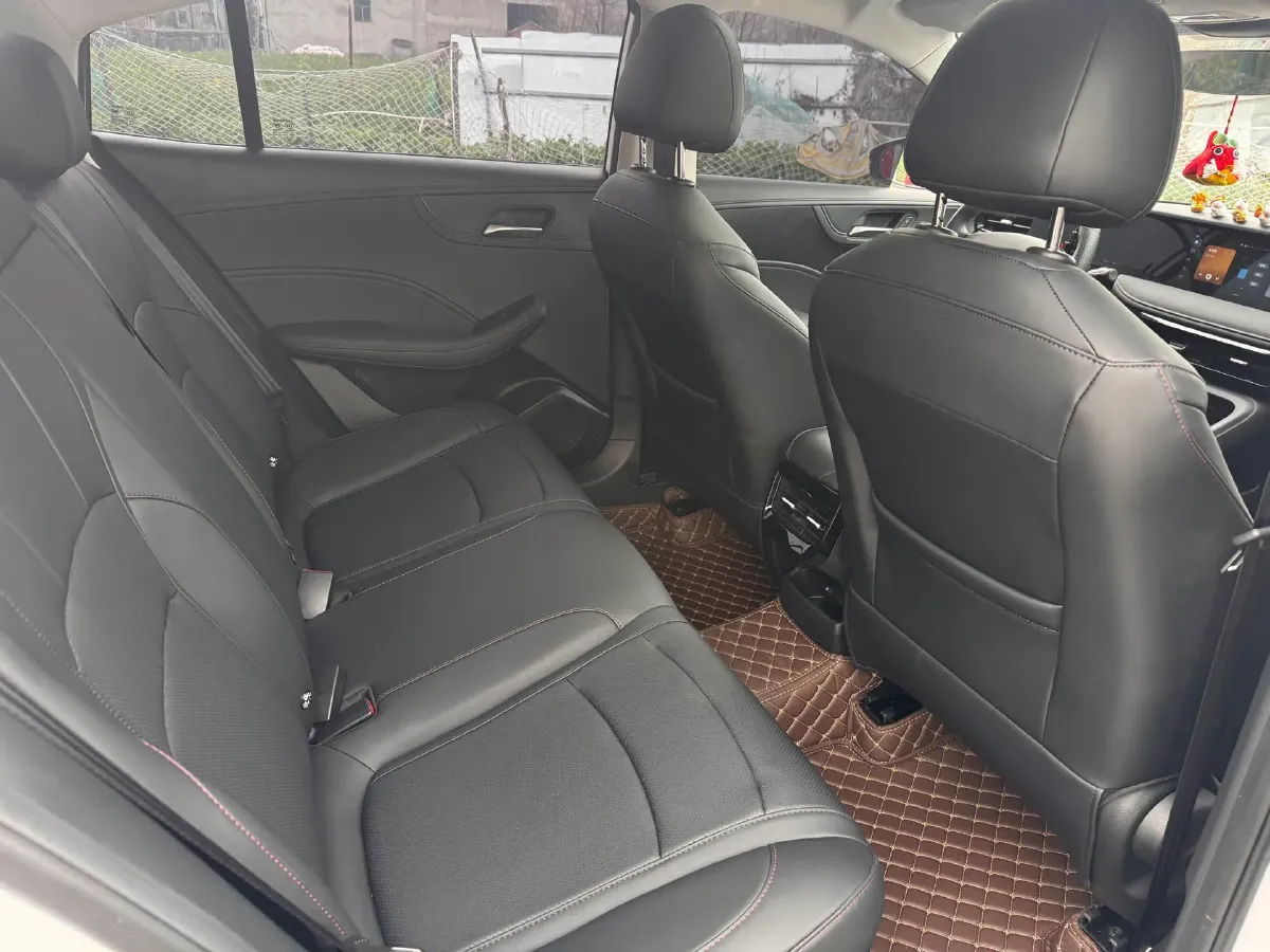 2023 Roewe i5 1.5L 129HP L4 CVT,autocango,china used car exporter,china ev exporter,chinese used car exporter,chinese used ev exporter