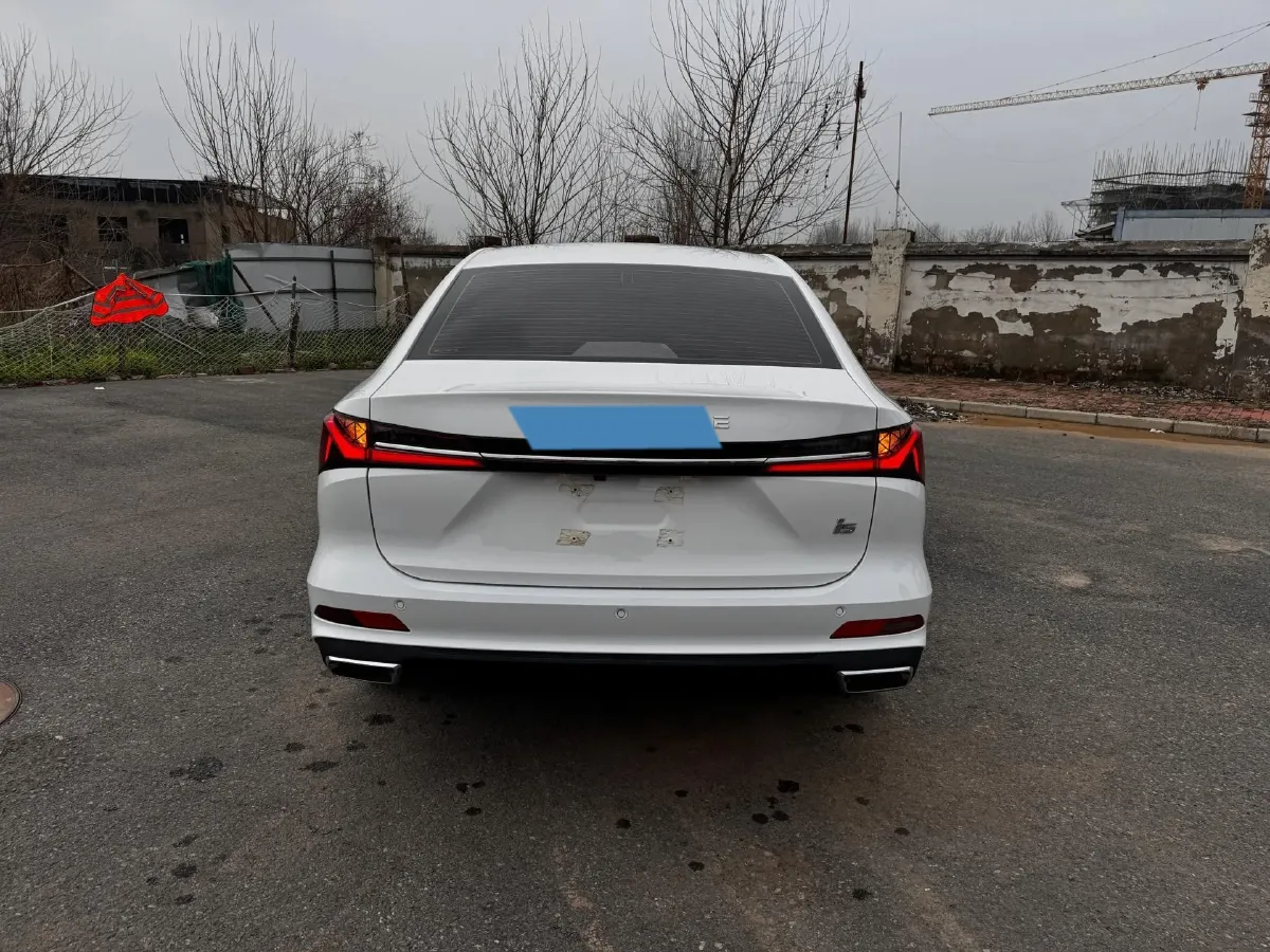 2023 Roewe i5 1.5L 129HP L4 CVT,autocango,china used car exporter,china ev exporter,chinese used car exporter,chinese used ev exporter