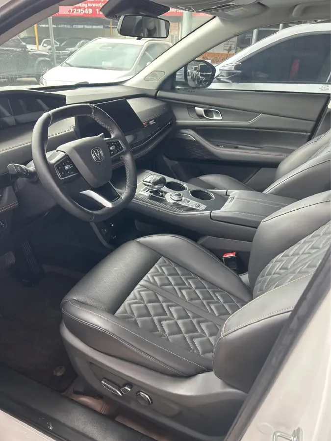 2021 ChangAn UNI-K 2.0T 233HP L4 8AT,autocango,china used car exporter,china ev exporter,chinese used car exporter,chinese used ev exporter