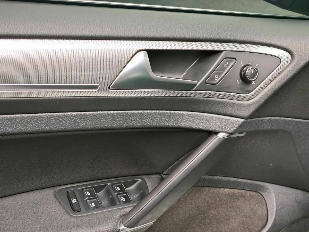 2018 Volkswagen Golf 1.6L 110HP L4 6AT,autocango,china used car exporter,china ev exporter,chinese used car exporter,chinese used ev exporter