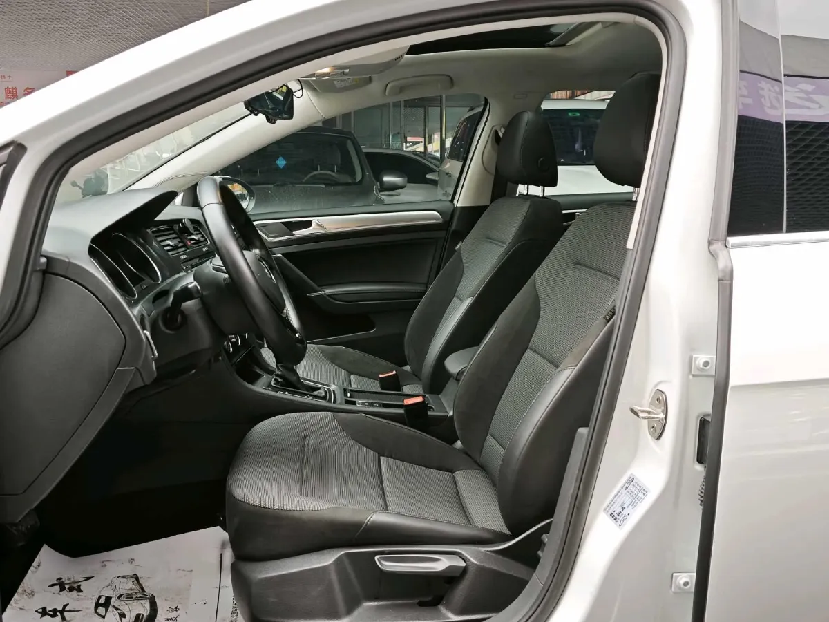 2018 Volkswagen Golf 1.6L 110HP L4 6AT,autocango,china used car exporter,china ev exporter,chinese used car exporter,chinese used ev exporter