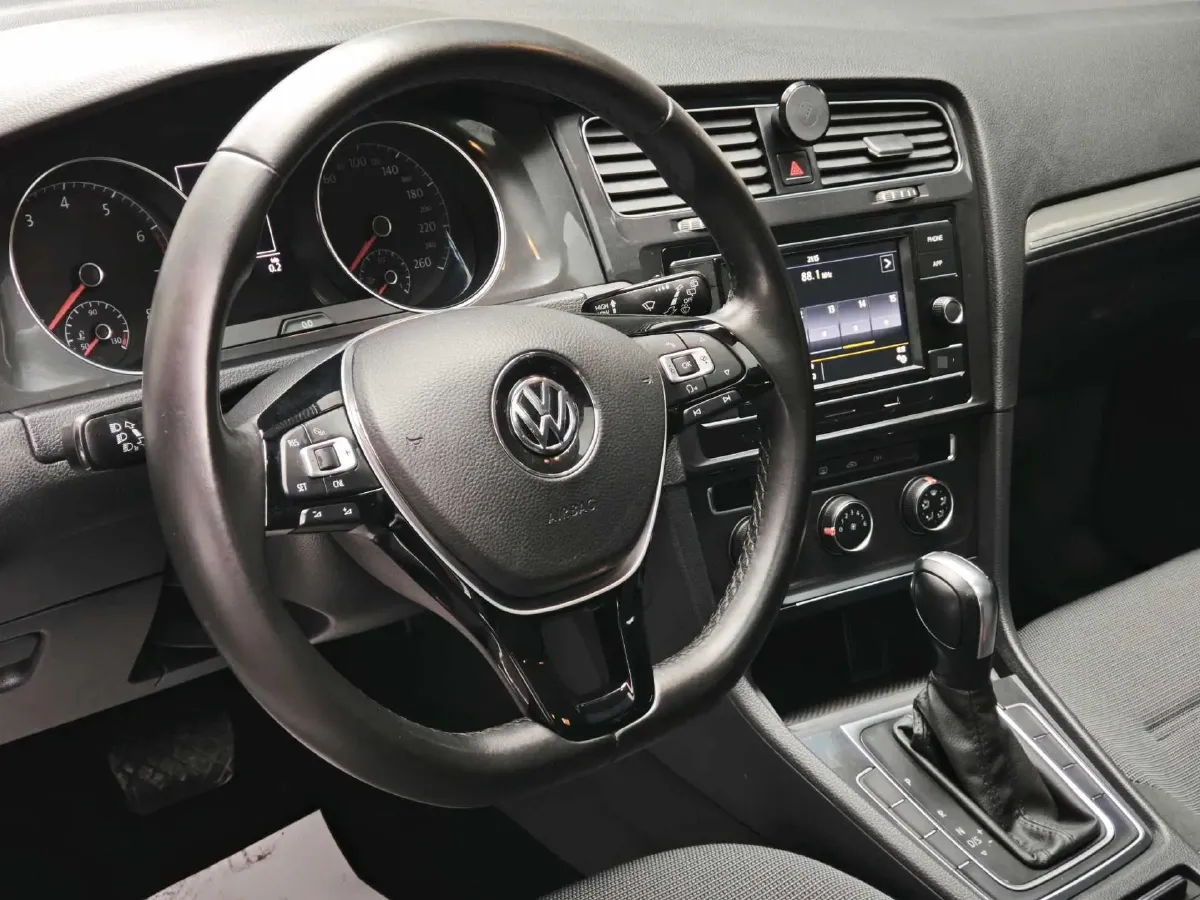 2018 Volkswagen Golf 1.6L 110HP L4 6AT,autocango,china used car exporter,china ev exporter,chinese used car exporter,chinese used ev exporter