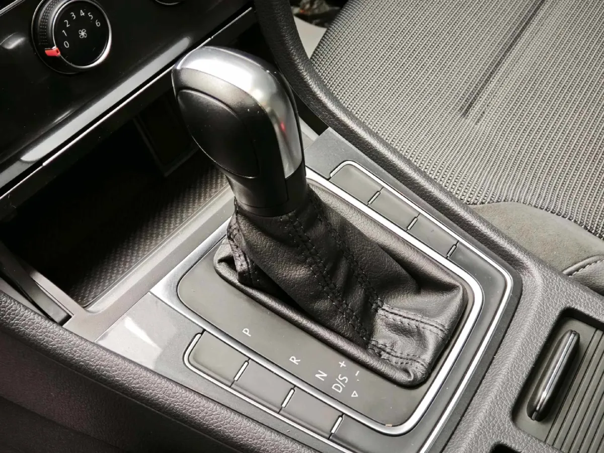 2018 Volkswagen Golf 1.6L 110HP L4 6AT,autocango,china used car exporter,china ev exporter,chinese used car exporter,chinese used ev exporter