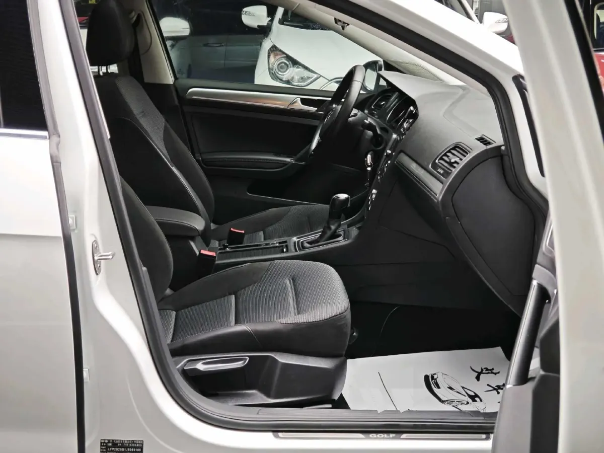 2018 Volkswagen Golf 1.6L 110HP L4 6AT,autocango,china used car exporter,china ev exporter,chinese used car exporter,chinese used ev exporter