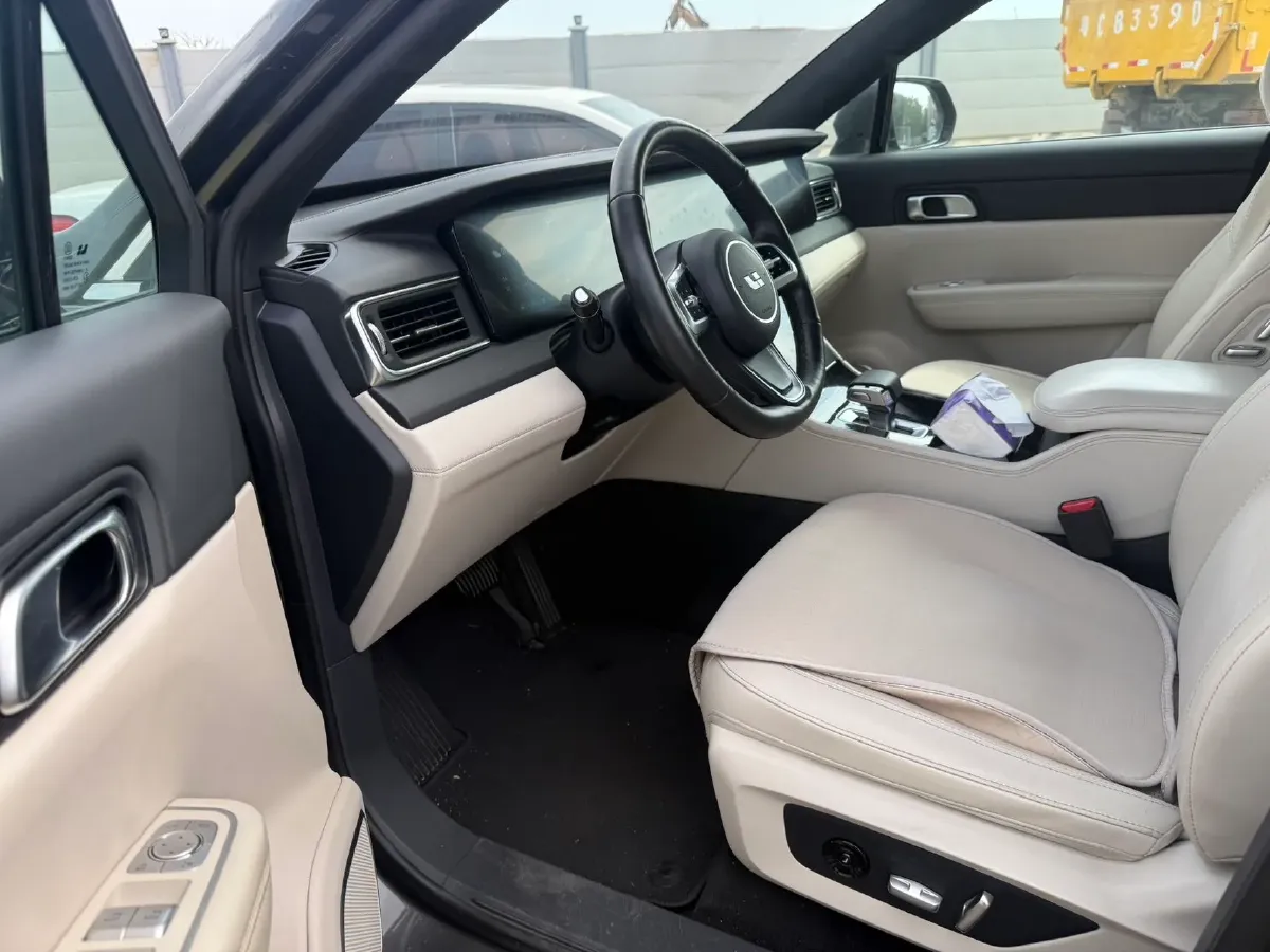 2021 Li ONE Range Extended 131HP REEV 40.5KWH,autocango,china used car exporter,china ev exporter,chinese used car exporter,chinese used ev exporter