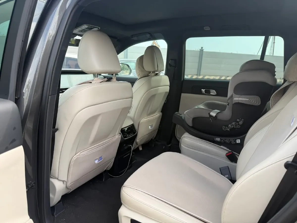 2021 Li ONE Range Extended 131HP REEV 40.5KWH,autocango,china used car exporter,china ev exporter,chinese used car exporter,chinese used ev exporter