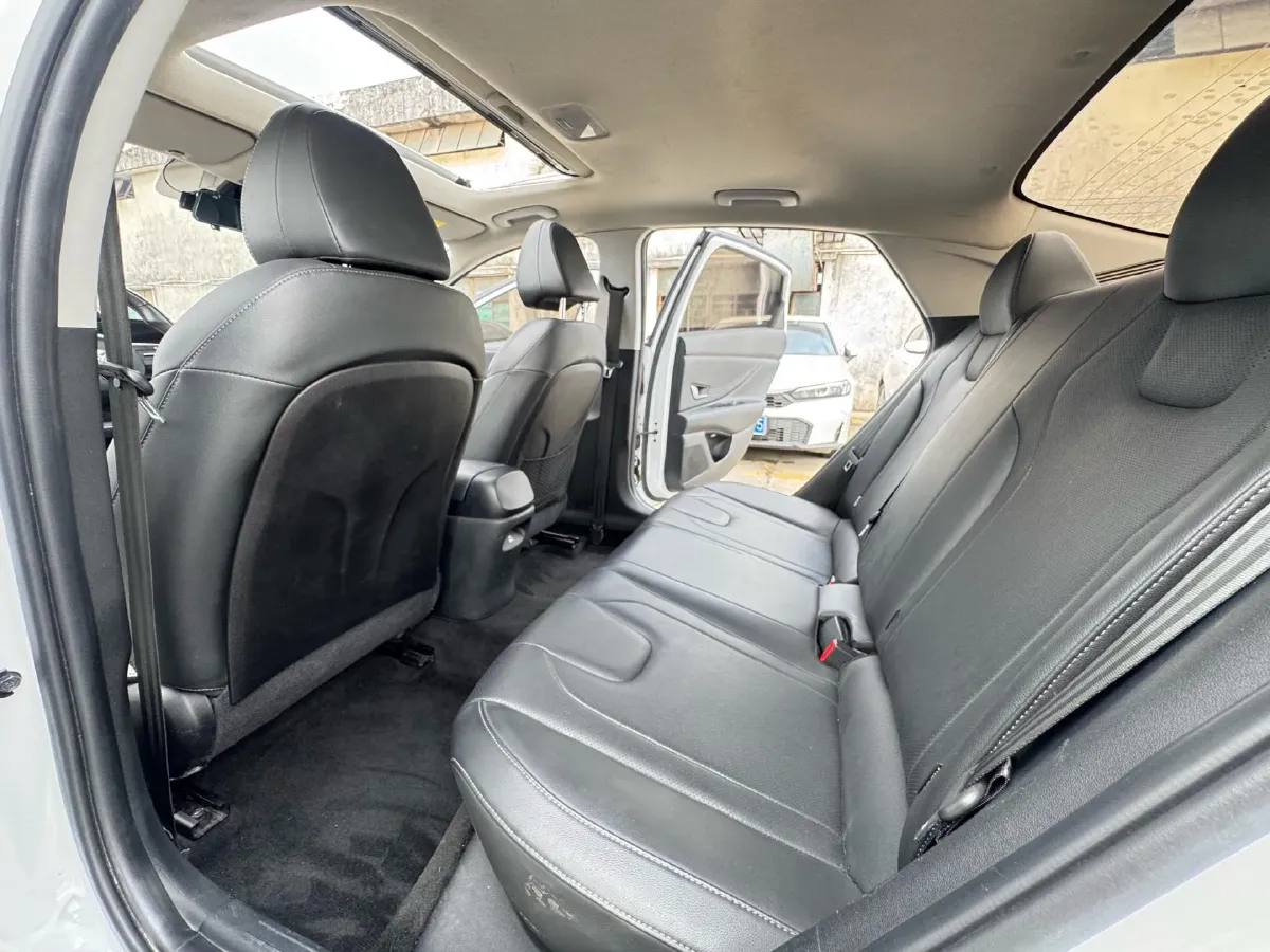 2021 Hyundai Elantra 1.5L 115HP L4 CVT,autocango,china used car exporter,china ev exporter,chinese used car exporter,chinese used ev exporter