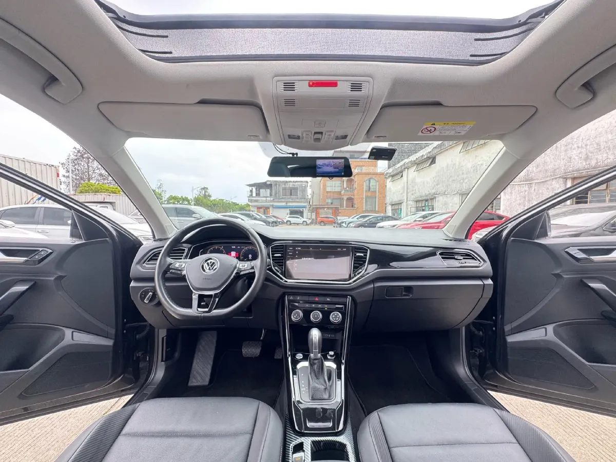 2022 Volkswagen T-Roc 1.4T 150HP L4 7DCT,autocango,china used car exporter,china ev exporter,chinese used car exporter,chinese used ev exporter