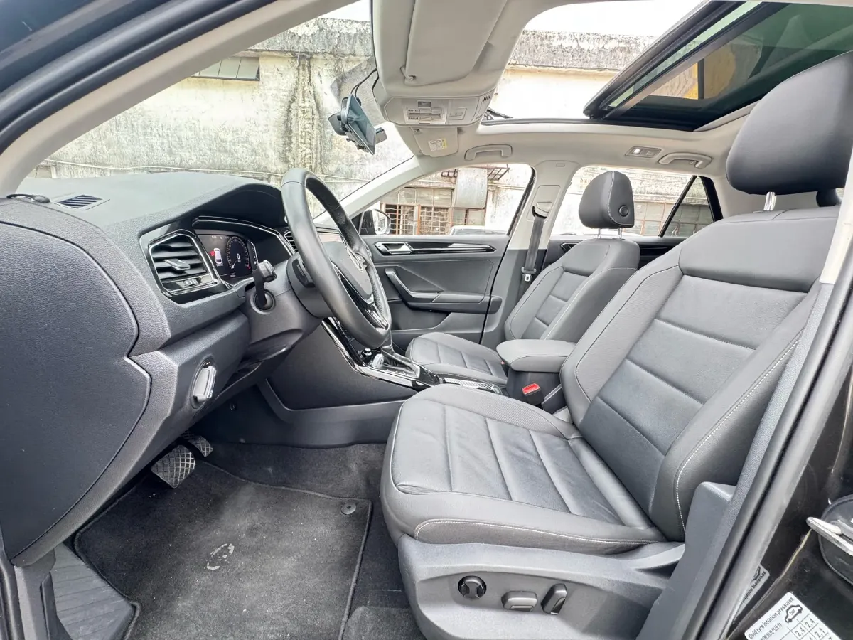 2022 Volkswagen T-Roc 1.4T 150HP L4 7DCT,autocango,china used car exporter,china ev exporter,chinese used car exporter,chinese used ev exporter