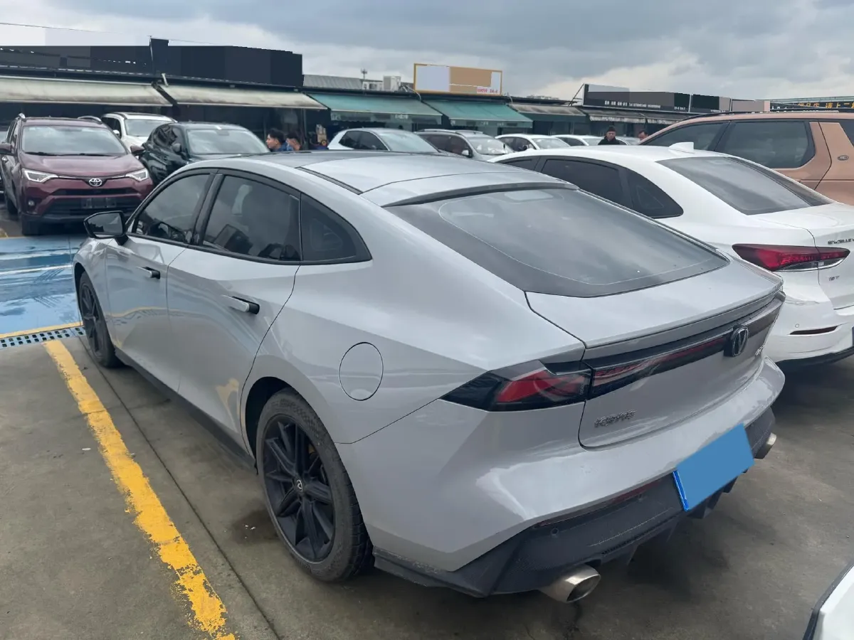 2022 ChangAn UNI-V 1.5T 188HP L4 7DCT,autocango,china used car exporter,china ev exporter,chinese used car exporter,chinese used ev exporter