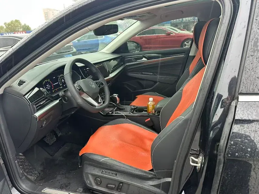 2024 Volkswagen Passat 2.0T 220HP L4 7DCT,autocango,china used car exporter,china ev exporter,chinese used car exporter,chinese used ev exporter