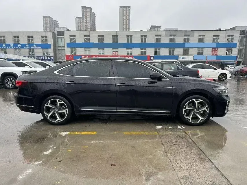 2024 Volkswagen Passat 2.0T 220HP L4 7DCT,autocango,china used car exporter,china ev exporter,chinese used car exporter,chinese used ev exporter