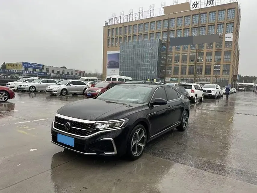 2024 Volkswagen Passat 2.0T 220HP L4 7DCT,autocango,china used car exporter,china ev exporter,chinese used car exporter,chinese used ev exporter