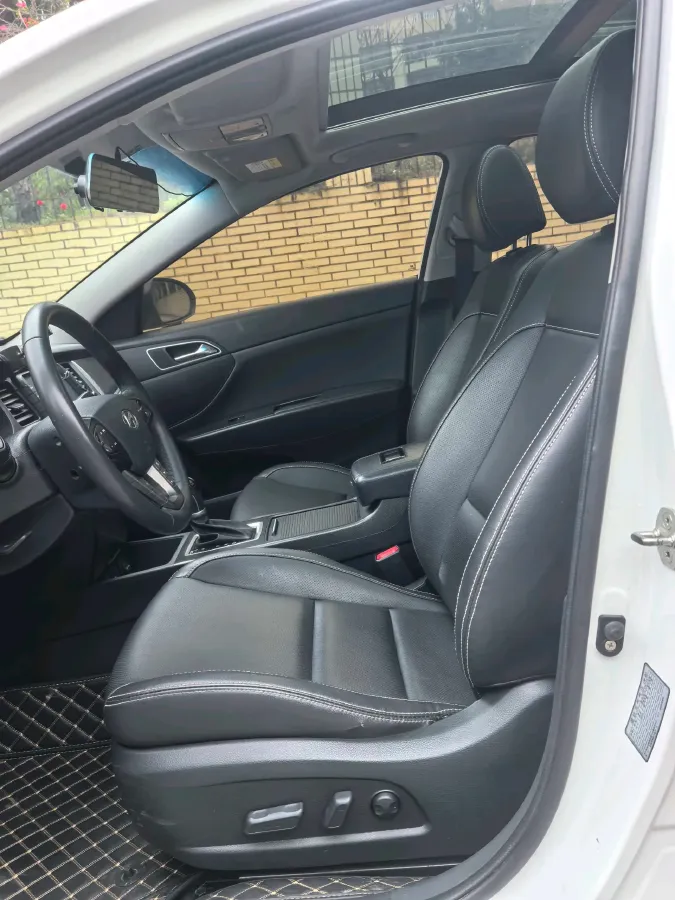 2017 Hyundai Mistra 1.6T 175HP L4 7DCT,autocango,china used car exporter,china ev exporter,chinese used car exporter,chinese used ev exporter