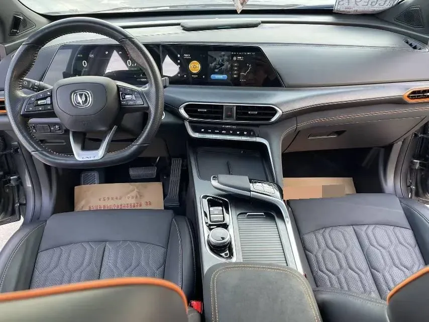 2022 ChangAn UNI-T 2.0T 233HP L4 8AT,autocango,china used car exporter,china ev exporter,chinese used car exporter,chinese used ev exporter