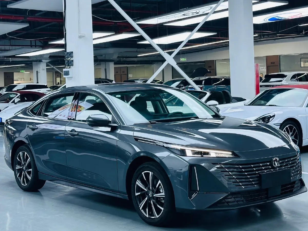 2025 ChangAn Eado 1.5T 192HP L4 7DCT,autocango,china used car exporter,china ev exporter,chinese used car exporter,chinese used ev exporter