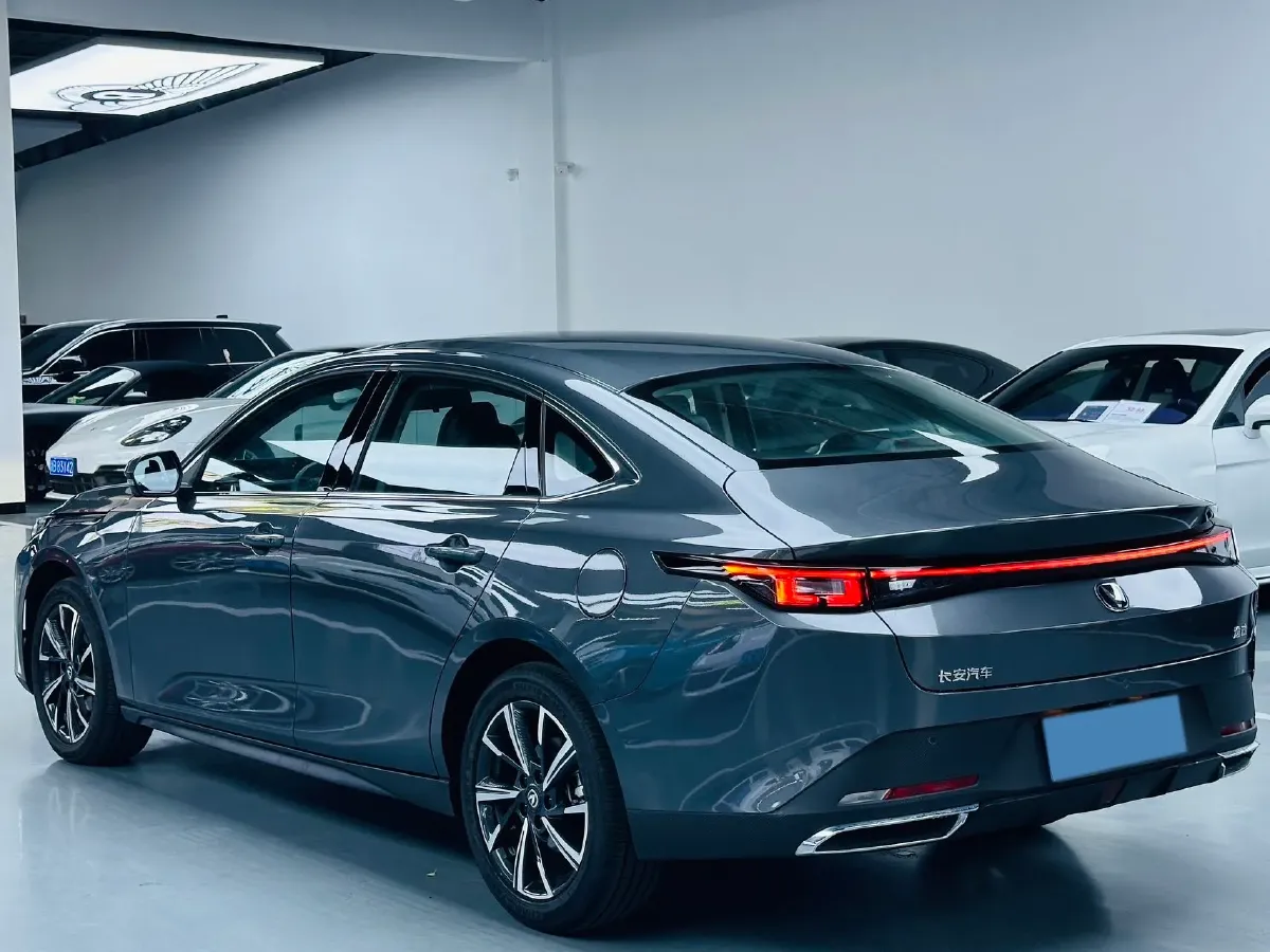 2025 ChangAn Eado 1.5T 192HP L4 7DCT,autocango,china used car exporter,china ev exporter,chinese used car exporter,chinese used ev exporter