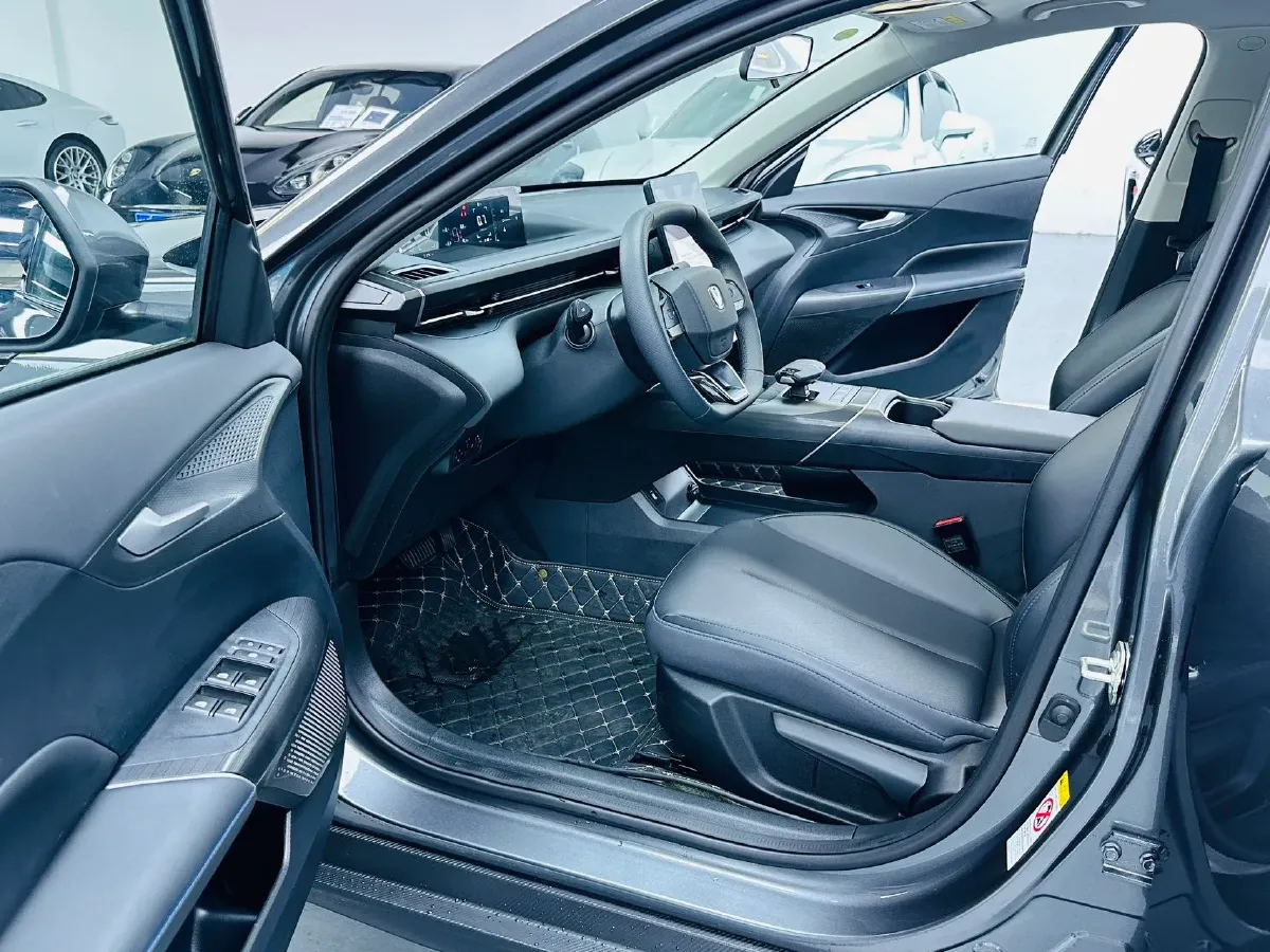 2025 ChangAn Eado 1.5T 192HP L4 7DCT,autocango,china used car exporter,china ev exporter,chinese used car exporter,chinese used ev exporter