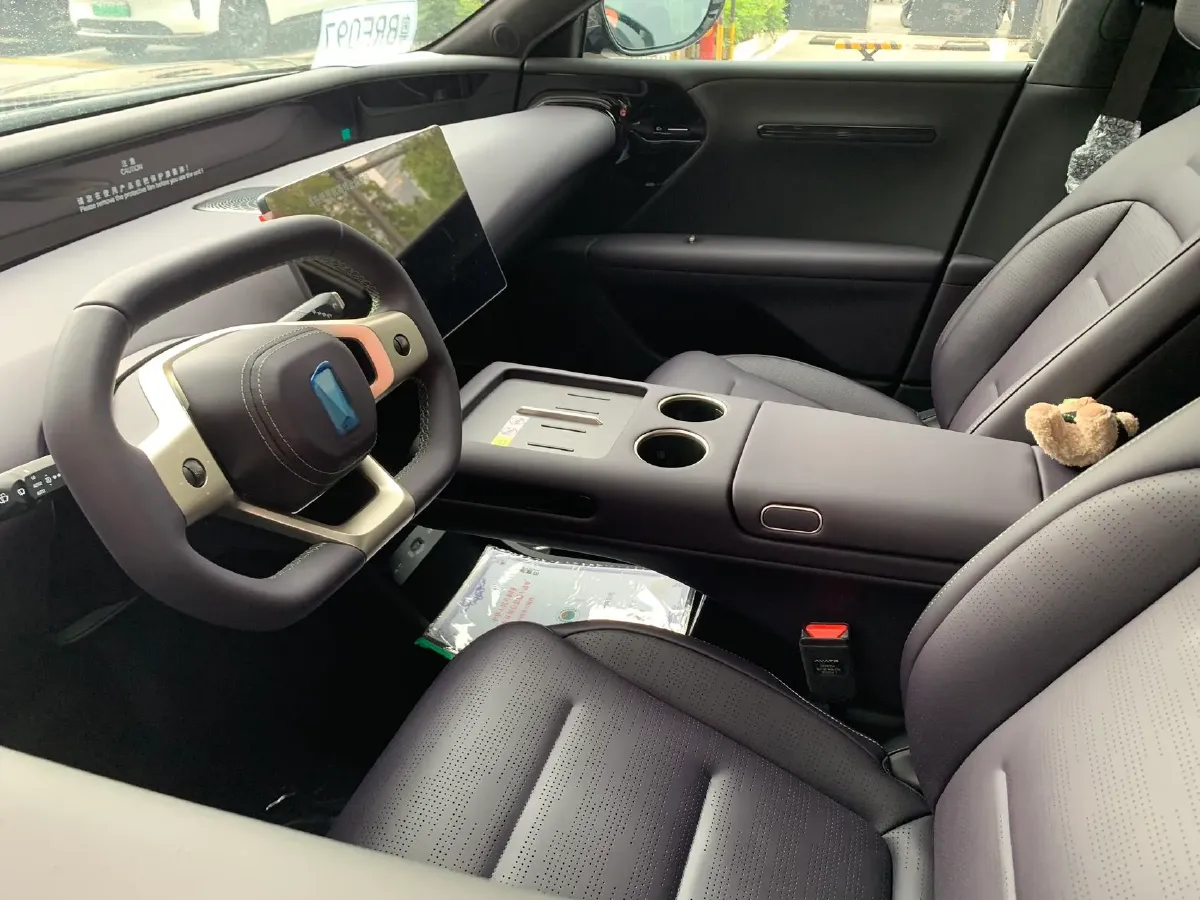 2024 Avatr 07 1.5T 156HP L4 REEV 39.05KWH,autocango,china used car exporter,china ev exporter,chinese used car exporter,chinese used ev exporter