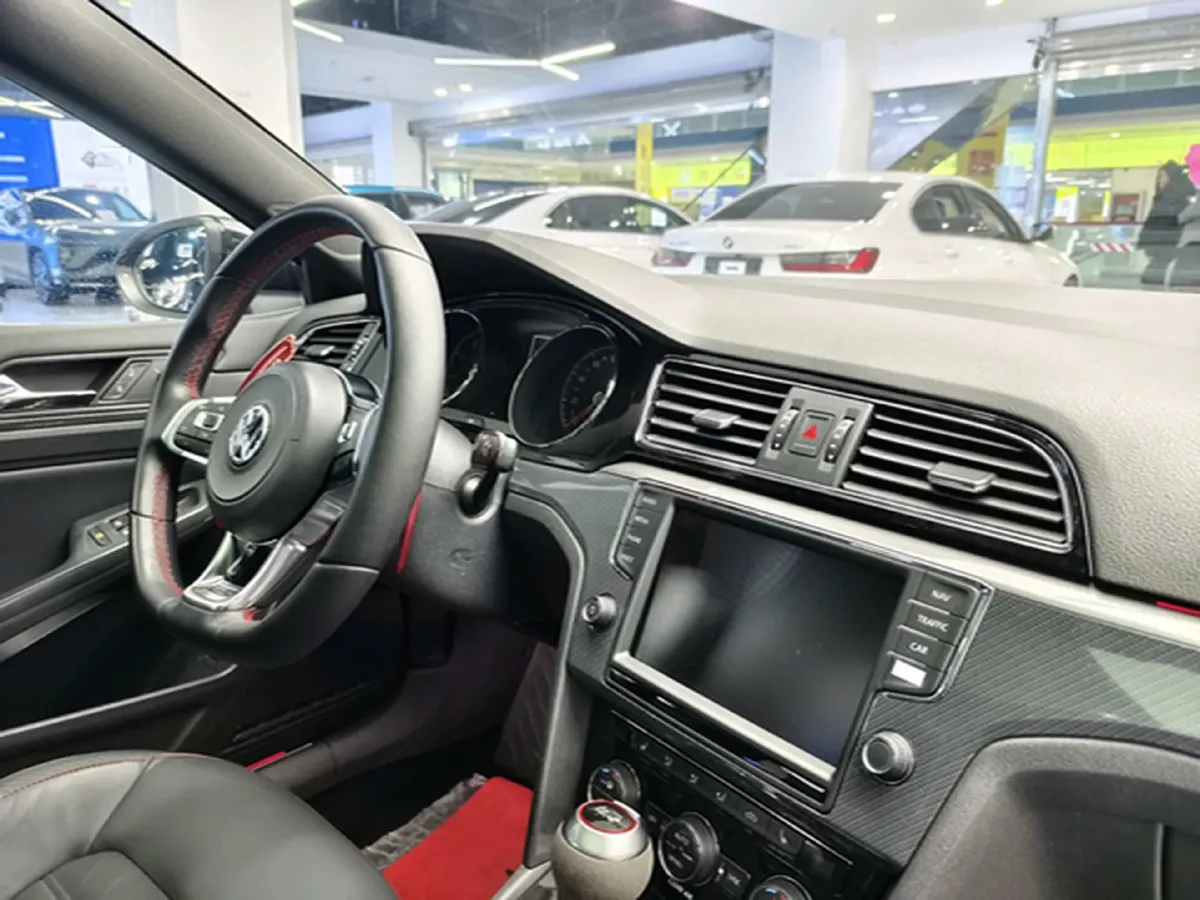 2017 Volkswagen Lamando 2.0T 220HP L4 7DCT,autocango,china used car exporter,china ev exporter,chinese used car exporter,chinese used ev exporter