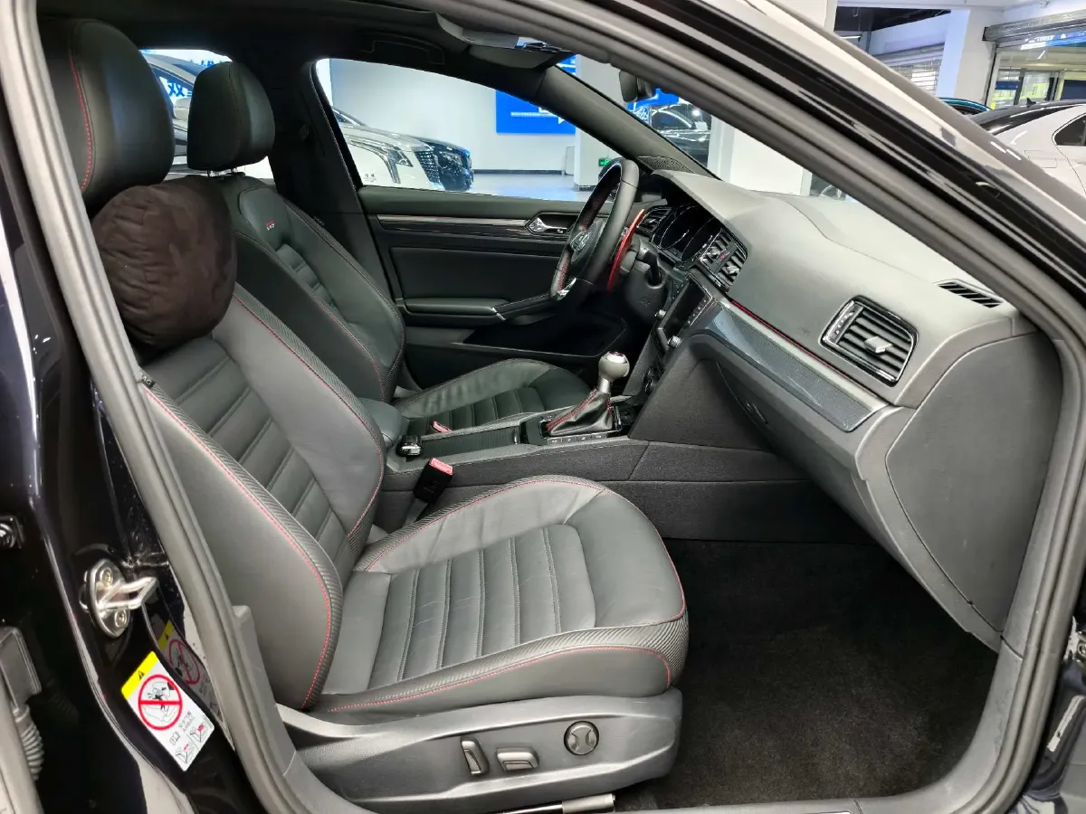 2017 Volkswagen Lamando 2.0T 220HP L4 7DCT,autocango,china used car exporter,china ev exporter,chinese used car exporter,chinese used ev exporter