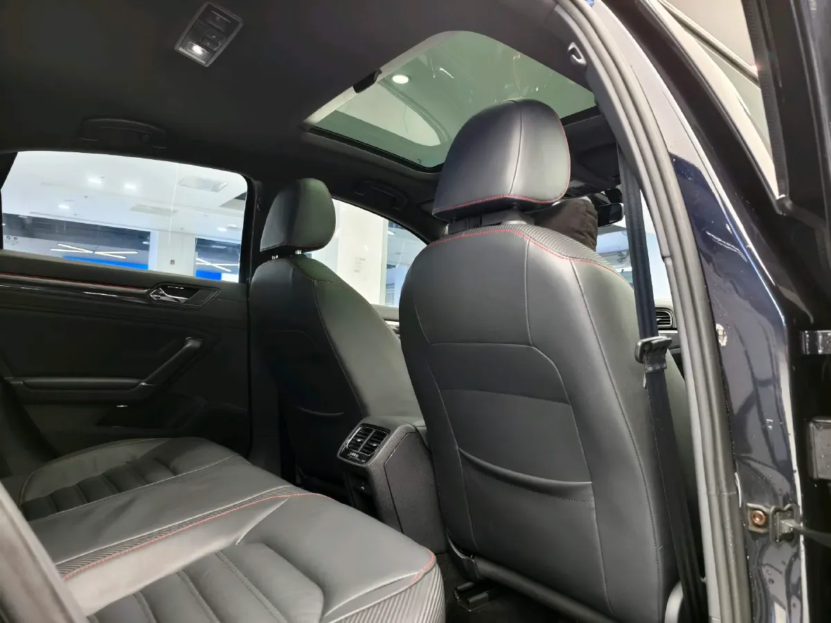 2017 Volkswagen Lamando 2.0T 220HP L4 7DCT,autocango,china used car exporter,china ev exporter,chinese used car exporter,chinese used ev exporter