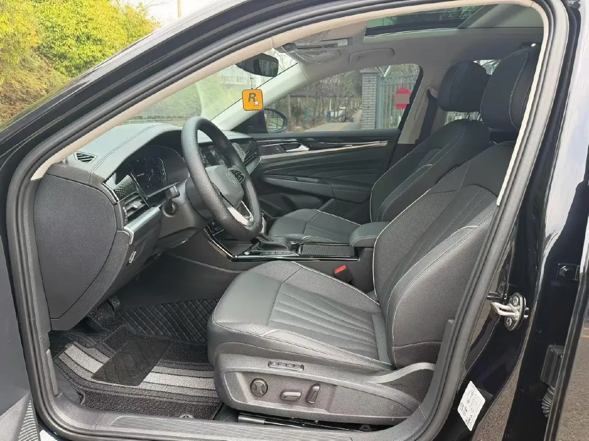 2024 Volkswagen Passat 2.0T 220HP L4 7DCT,autocango,china used car exporter,china ev exporter,chinese used car exporter,chinese used ev exporter