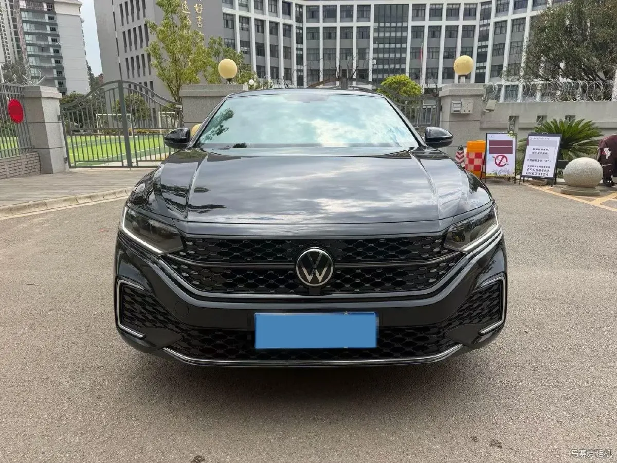2024 Volkswagen Passat 2.0T 220HP L4 7DCT,autocango,china used car exporter,china ev exporter,chinese used car exporter,chinese used ev exporter