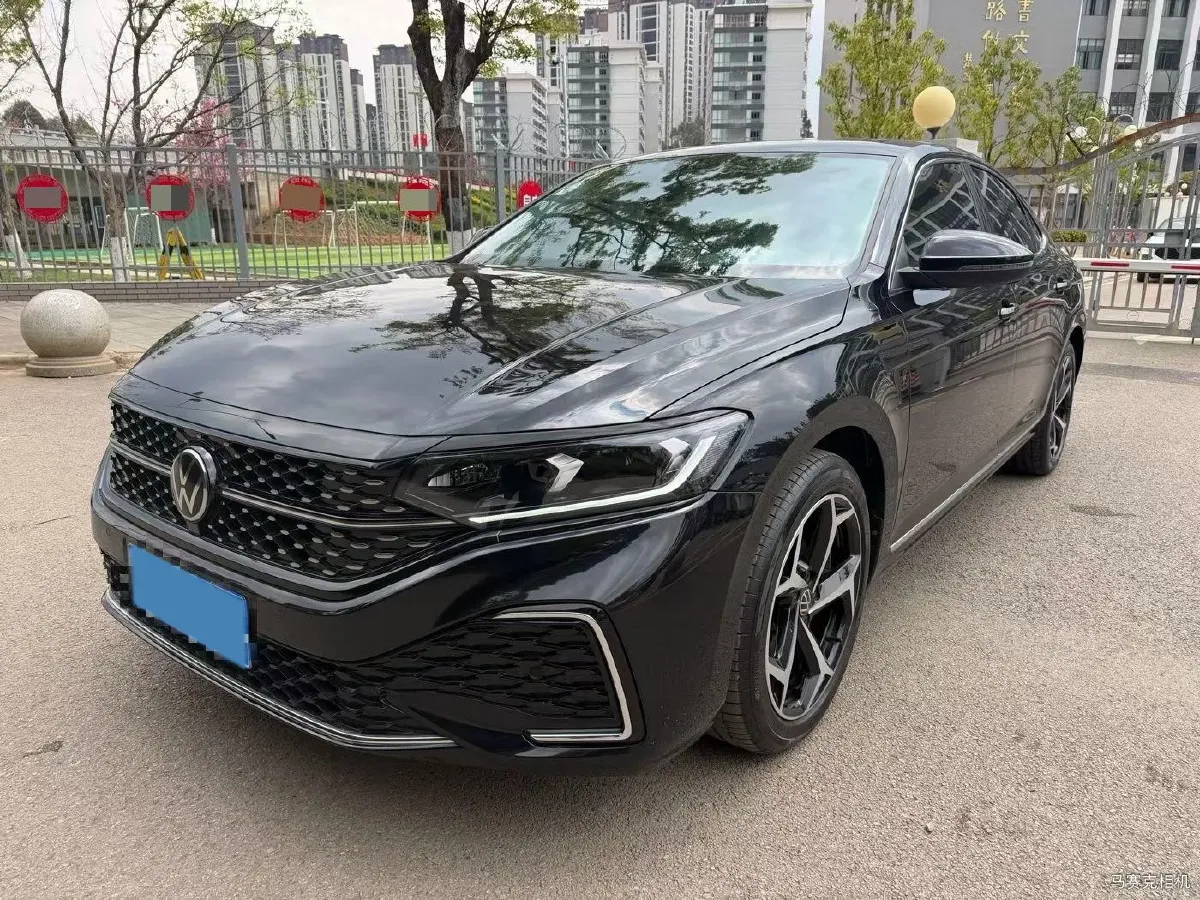 2024 Volkswagen Passat 2.0T 220HP L4 7DCT,autocango,china used car exporter,china ev exporter,chinese used car exporter,chinese used ev exporter