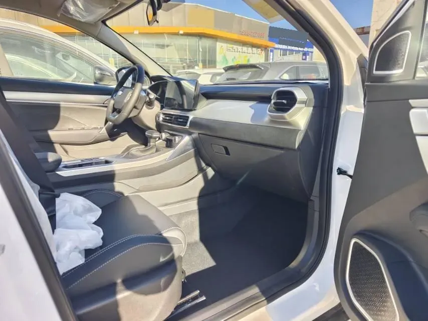 2025 Geely Coolray 1.5L 126HP L4 CVT,autocango,china used car exporter,china ev exporter,chinese used car exporter,chinese used ev exporter