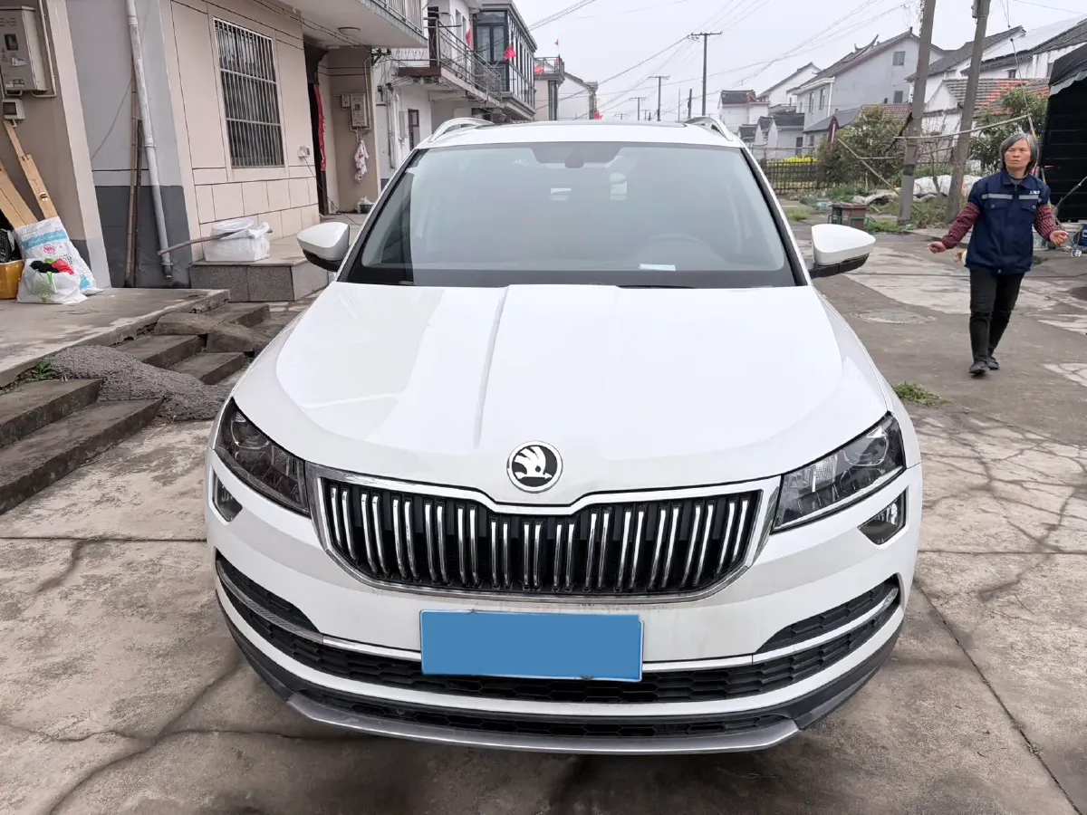 2019 Skoda Karoq 1.4T 150HP L4 7DCT,autocango,china used car exporter,china ev exporter,chinese used car exporter,chinese used ev exporter