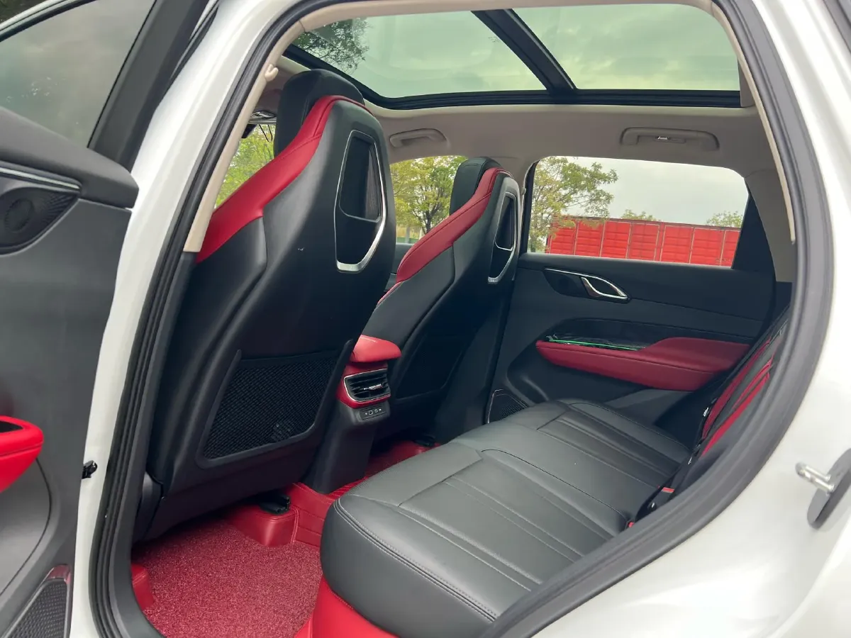 2023 HongQi HS3 1.5T 169HP L4 1DHT Hybrid 1.83KWH,autocango,china used car exporter,china ev exporter,chinese used car exporter,chinese used ev exporter