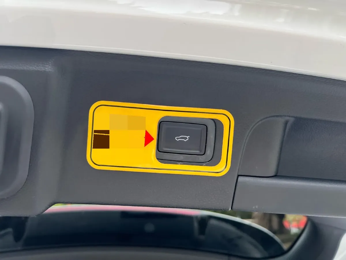 2023 HongQi HS3 1.5T 169HP L4 1DHT Hybrid 1.83KWH,autocango,china used car exporter,china ev exporter,chinese used car exporter,chinese used ev exporter