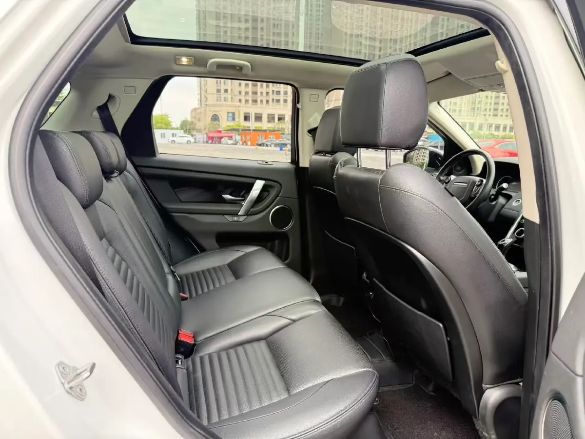 2020 Land Rover Discovery Sport 2.0T 200HP L4 9AT,autocango,china used car exporter,china ev exporter,chinese used car exporter,chinese used ev exporter