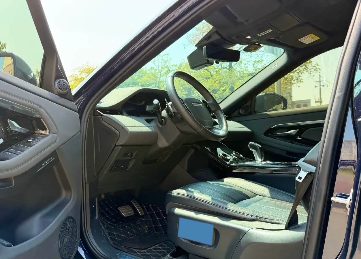 2020 Land Rover Range Rover Evoque 2.0T 249HP L4 9AT,autocango,china used car exporter,china ev exporter,chinese used car exporter,chinese used ev exporter