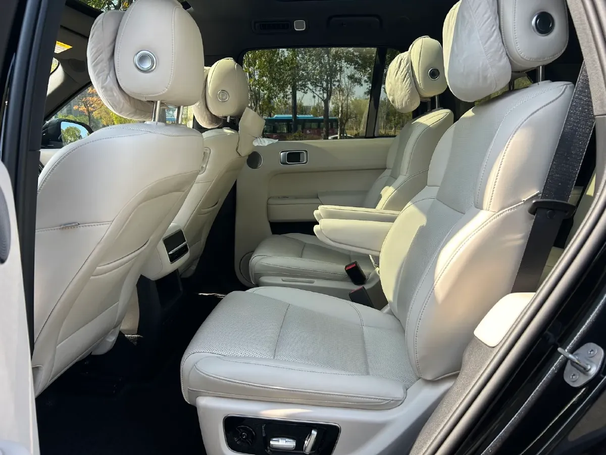 2023 Li L7 Range Extended 154HP REEV 40.9KWH,autocango,china used car exporter,china ev exporter,chinese used car exporter,chinese used ev exporter