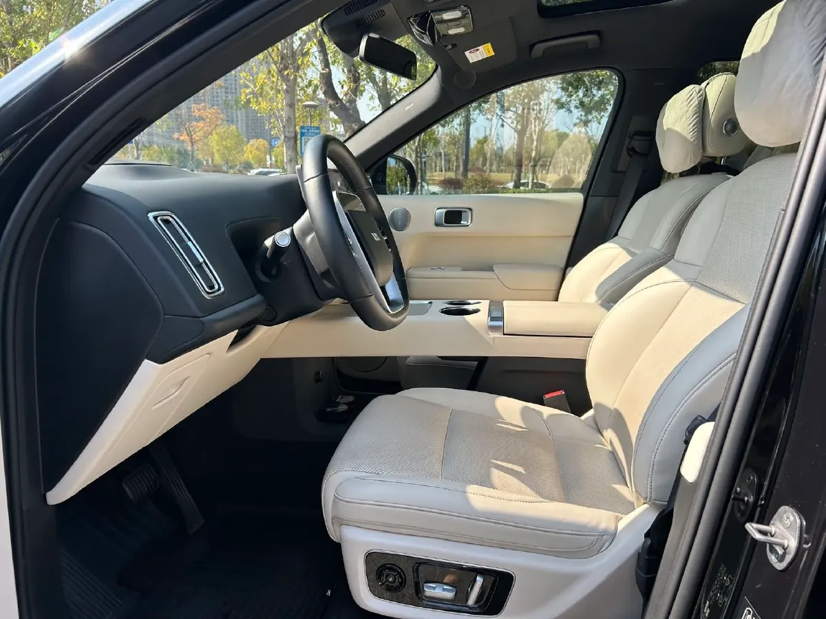 2023 Li L7 Range Extended 154HP REEV 40.9KWH,autocango,china used car exporter,china ev exporter,chinese used car exporter,chinese used ev exporter